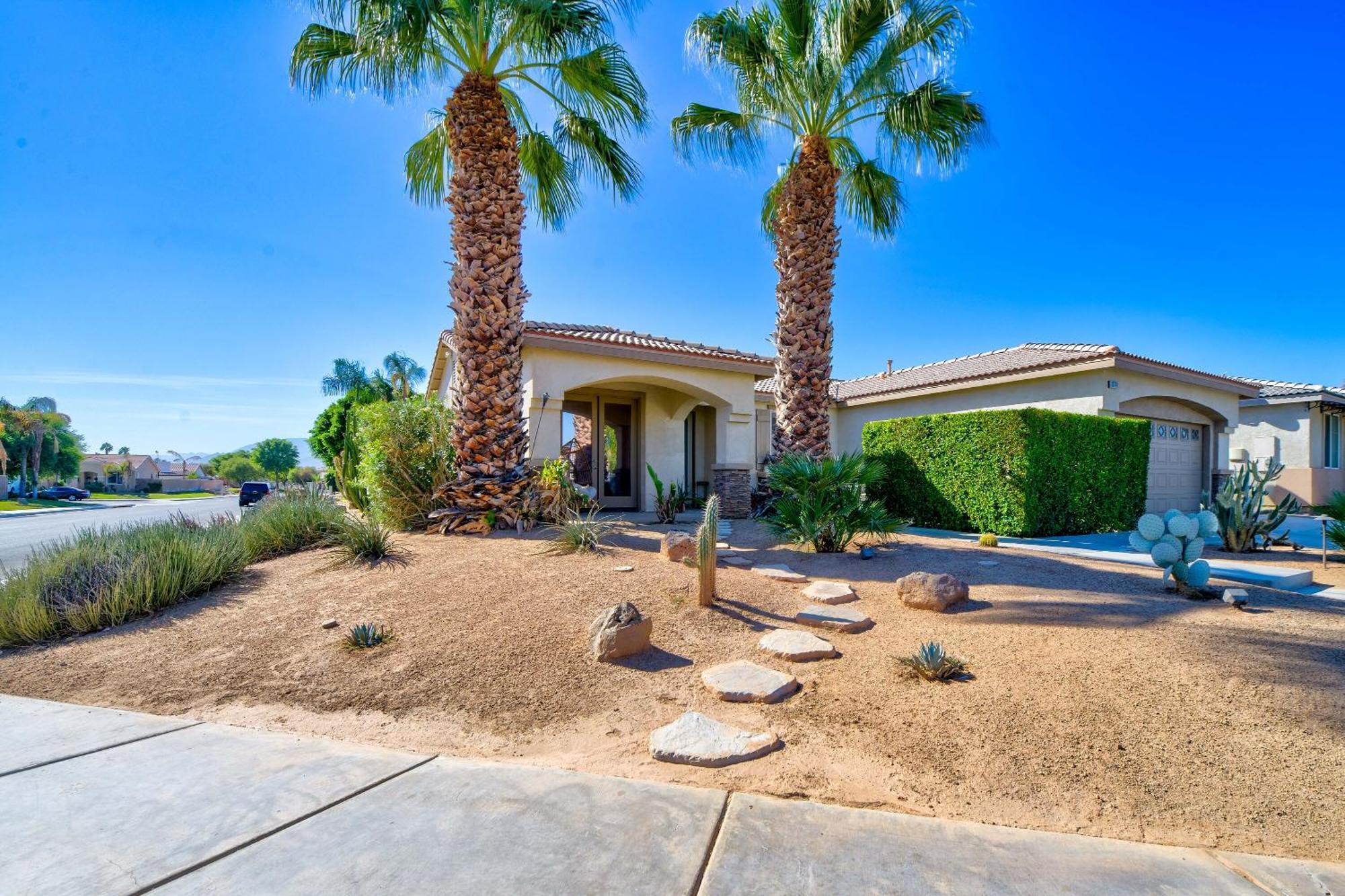 Casa Desert Muse With Heated Pool Spa Firepit Mini Golf And Games Indio Esterno foto