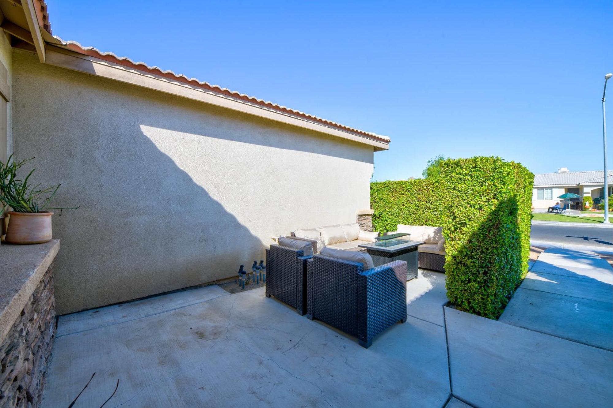 Casa Desert Muse With Heated Pool Spa Firepit Mini Golf And Games Indio Esterno foto
